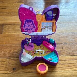 Polly Pocket Sparkle Stage Bow Compact Playset